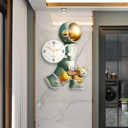 Horloges murales astronaute décoré horloge salon mode Simple Art créativité enfants silencieux montre 230721