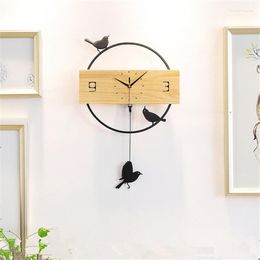 Relojes de pared Swing Swink Sala de estar Nordic de madera simple Casa silenciosa Reloj Horologe