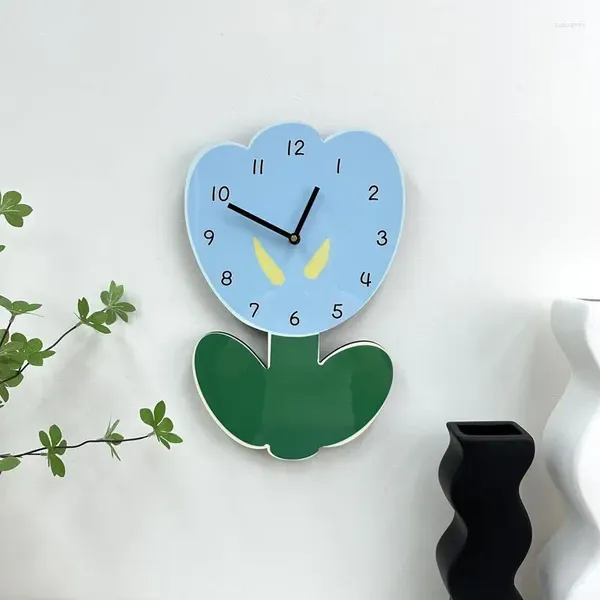 Horloges murales Blue Tulip Clock Fashion Light Luxe Fleur Décoration Silencieuse Creative