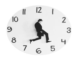 Clocks muraux Comedy British Inspired Ministry of Silly Walk Clock Comedian Home Decor Novel Watch Funny Walking Silent Mute9369553