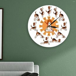Horloges murales chien de dessin animé faisant la position de yoga 12 pouces pour vivre pour lire les environnements de sommeil et de travail décoration drôle