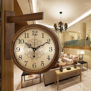 Relojes de pared Reloj chino de doble cara Moda simple Madera Sala de estar Mute Digital Wandklok Decoración para el hogar 50wc