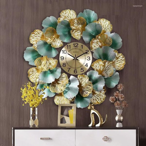 Relojes de pared Decoración china para el hogar Reloj con forma de flor Diseño hueco Decoración Fondo de sala de estar Productos para