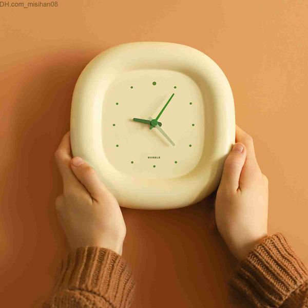 Horloges murales crème bulle table horloge murale style coréen kawaii coupe horloge murale pour décoration murale salon décoration maison chambre décoration Z230712