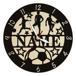 Wandklokken Aangepaste voetbalspelers Naamklok gemaakt van natuurlijk hout Gepersonaliseerde voetballer Voetbalfans Home Decor Horloge