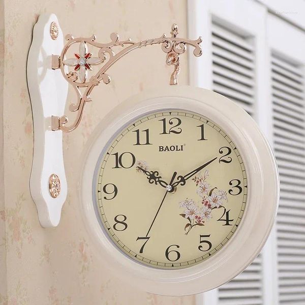 Horloges murales double face grande horloge décor de salle montre vintage mécanisme numérique design moderne accessoires de décoration de la maison