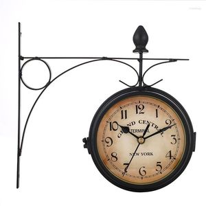 Relojes de pared Reloj de doble cara Estilo europeo Arte del hierro Decoración retro Diseño