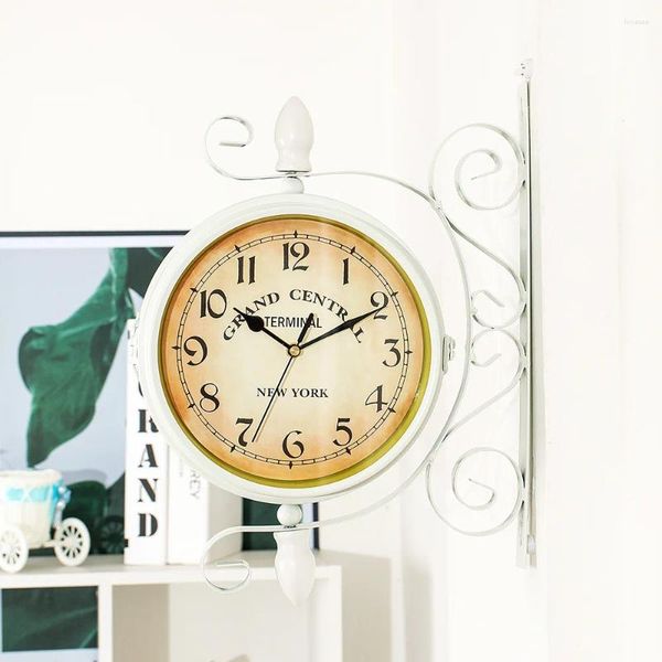 Relojes de pared Estación de tren de doble cara Reloj impermeable Blanco para jardín Retro Metal forjado Silencioso Decoración interior al aire libre