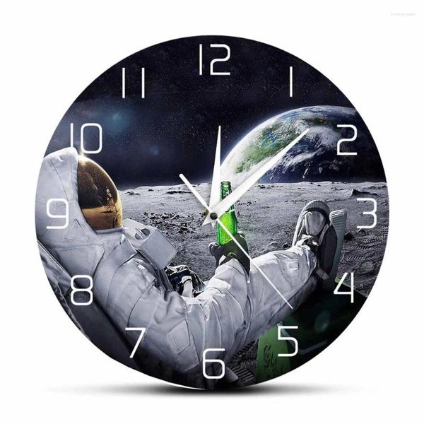 Horloges murales Boire de la bière sur l'horloge de la lune Man Cave Chambre Décor à la maison Astronautique Art moderne Slient Sweep Watch