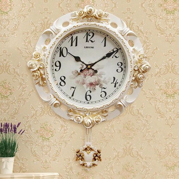 Relojes de pared Reloj de estilo europeo Columpio silencioso moderno para sala de estar Dormitorio Reloj colgante de lujo Decoración del hogar Regalos