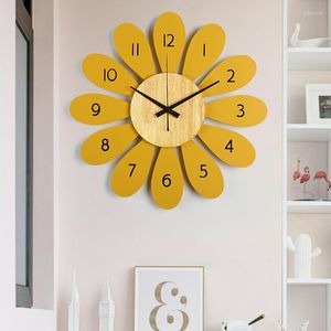 Relojes de pared diseño elegante reloj grande sala de estar moderno lujo Metal elegante reloj silencioso dormitorio amarillo Simple lindo Saat decoración del hogar