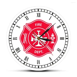 Horloges murales Pompier Croix de Malte Horloge Vintage Premier répondeur Service d'incendie Badge Logo avec chiffres romains Cadeaux de pompiers
