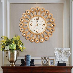 Horloges murales Golden Peacock Feather Design Grande Horloge Pour Salon À Piles Mouvement Silencieux Intérieur Électronique MuteWallWall