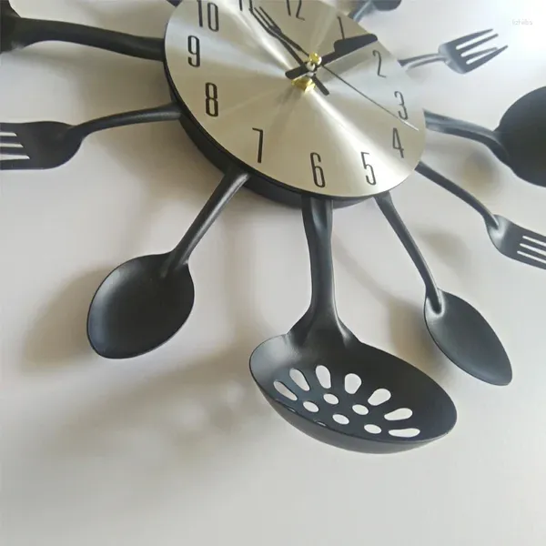 Horloges murales Accueil Cuisine Décoration Moderne Quartz Mute Véritable Horloge En Métal Aiguille Montre Sépare
