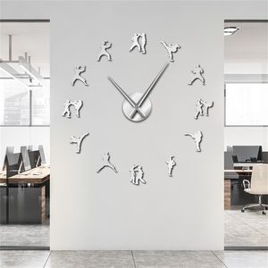 Horloges murales karaté Taekwondo grande horloge bricolage athlète combat miroir autocollants montre salon décoration Horologe 220909