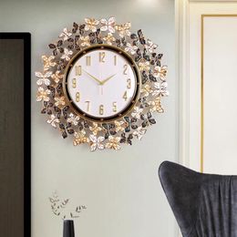 Horloges murales grande horloge moderne papillon lumière Design de luxe muet décoration créative dans le salon montre numérique Reloj De Pared