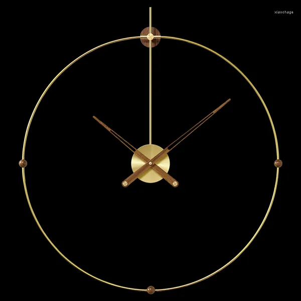 Horloges murales Grande horloge Design moderne Montres en métal Décor à la maison Golden Salon Décoration Luxe Pointeur en bois