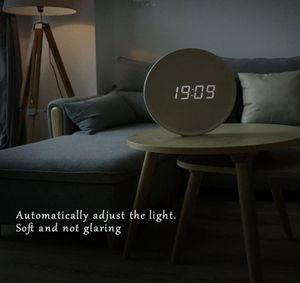 Wandklokken LED Digitale tafelklok Alarm Mirror Hollow Modern Design Watch voor Home Living Room Decoratie Wood Wit Gift1283162444