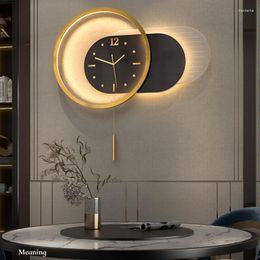 Relojes de pared Luces LED Reloj de lujo con péndulo Hogar Sala de estar Entrada Sofá Fondo Restaurante Decoración Silencio