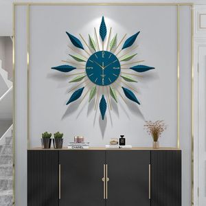 Horloges murales lumière luxe moderne simplicité salon décoration montre silencieuse chambre à manger horloge en métal créative