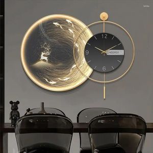 Horloges murales lumière style de luxe peinture décorative avec horloge haut de gamme circulaire lumineuse suspendue maison salon mural