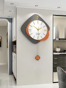 Horloges murales Light Luxury Swing Clock Nordic Trois étages suspendus pour salon Décoration de la maison Montre silencieuse 3D
