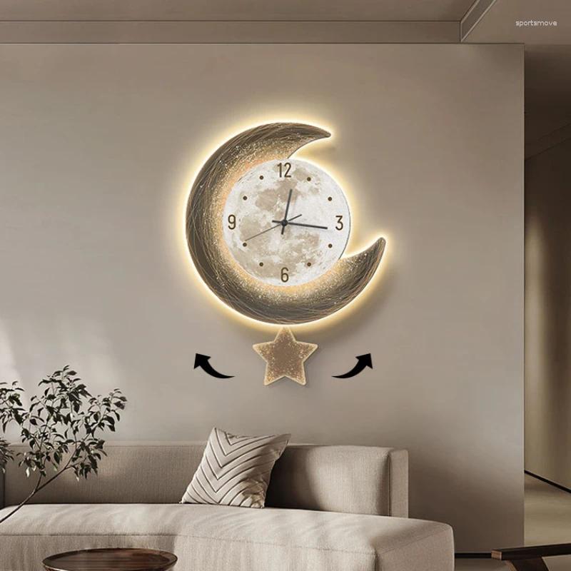 Orologi da parete Luna luminosa Orologio da soggiorno Orologio da casa per uso domestico Senso di fascia alta Ristorante Sfondo appeso Creativo a forma speciale