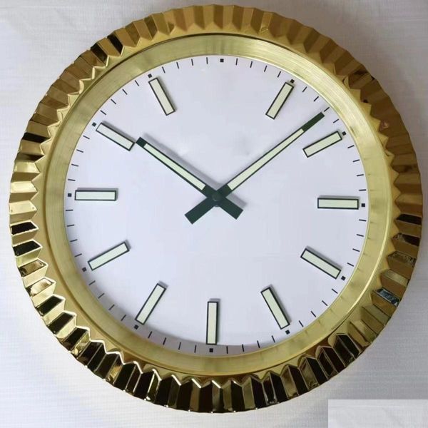 Clocks muraux Clock de luxe Metal Fashion Golden Brief Art Grande Watch Salon Salon Silent Reloj de Pared Gold Home Decoration Lu Dhnso