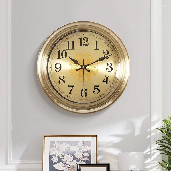 Horloges murales de luxe en métal horloge salon maison vintage à la mode simple numérique européen élégant rond wanduhr