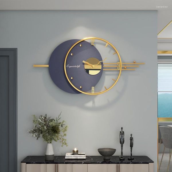 Relojes de pared Reloj de metal de lujo Diseño moderno Hierro forjado geométrico Hecho a mano Mudo para sala de estar Dormitorio Zegar