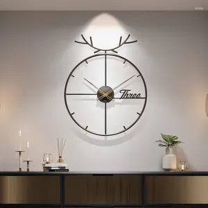 Wandklokken Minimalistische decoraties Klok IJzeren geweien Styling Rond Huis Eetkamer Woonkamer Uurwerk Eenvoudige moderne kunst Rustige luxe