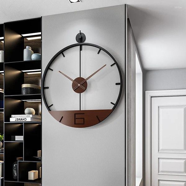 Horloges murales Salon minimaliste moderne Horloge silencieuse et décorative en bois massif