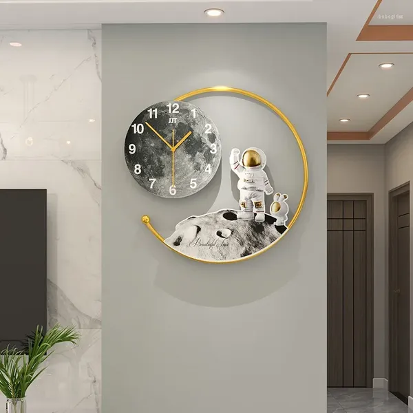 Relojes de pared Reloj de aterrizaje en la luna Diseño moderno Luz de lujo Sala de estar Colgante Reloj de decoración para niños de dibujos animados