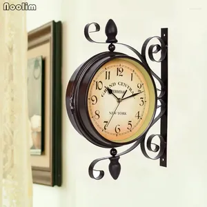 Wandklokken Noolim Classical European Smeed Iron Double Faced Clock Retro Design Vintage Home Decoration