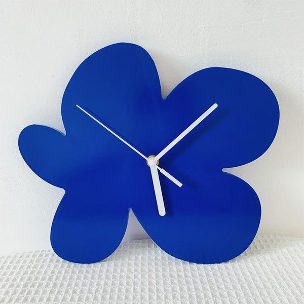 Horloges murales nordique en forme de fleur horloge en bois bleu silencieux mécanique à piles salon salle à manger décorations pour la maison