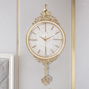 Horloges murales Horloge de luxe nordique Creative Gold Salon Slient Vintage Moderne Minimaliste Swing Metal Home Decor