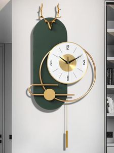 Wandklokken Noordelijke luxe klok modern design slingeren woonkamer horloge eenvoudige ijzeren hangende huistdecoratie horloges