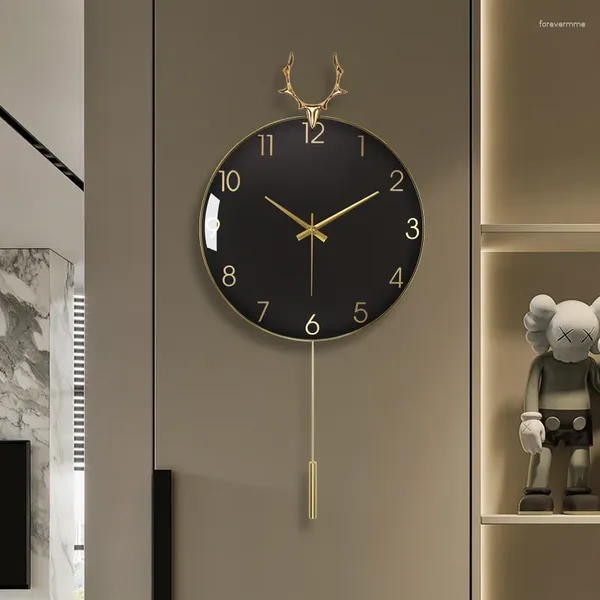 Horloges murales Nordic Luxe Salon Maison Horloge Swing Minimaliste Moderne Circulaire Montre Art Quartz Suspendu