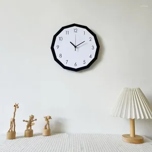 Horloges murales nordique moderne horloge élégante noir et blanc simple pour le salon décoratif muette acrylique