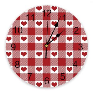 Wandklokken Red Hart Plaid Love Round Clock Modern Design Home Woonkamer Decoratie Keukentafel voor kinderen