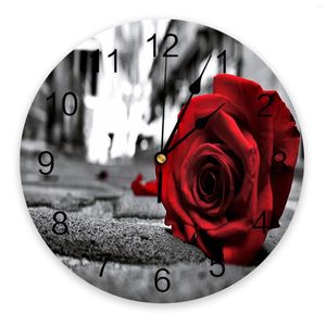 Horloges murales Rose Fleurs rouges Rétro Street Clock Design moderne Chambre silencieuse Salon Décoration ronde suspendue