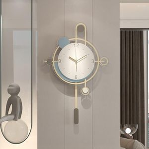 Horloges murales Simple Salon Horloge Grand À La Mode Lumière De Luxe Mural Nordique Restaurant Maison En Ligne Rouge Créativité