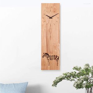 Horloges murales en bois massif Simple horloge moderne nordique carré muet décoratif bureau atmosphère personnalité Art mode Table