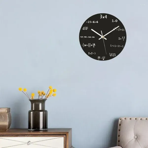 Relojes de pared Regalo para estudiantes Silencioso Sin tictac Matemáticas Aula de madera Decoración del hogar con expresiones Movimiento de cuarzo Reloj divertido