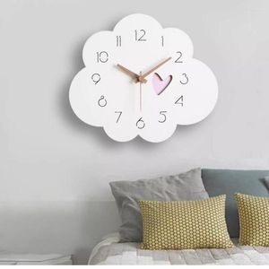 Wandklokken ongebruikelijke moderne stille houten batterij-aangedreven mode-horloges woonkamer kleine reloj de pared huisdecoratieartikelen