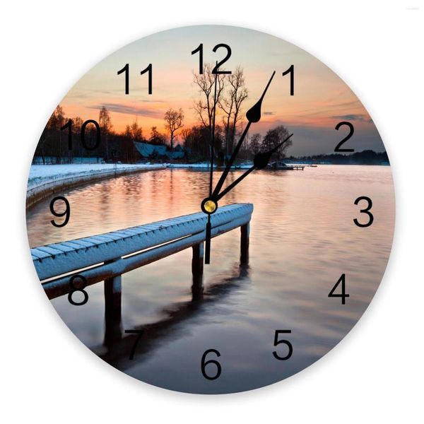 Relojes de pared Tema de invierno Lago Puesta de sol Reloj de PVC Diseño moderno Decoración de la sala de estar Hogar Decore Digital