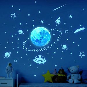 Décoration murale Blue Light Planet Meteor Luminal Wall Stickers Glow in the Dark Stars Stickers For Kids Rooms Bedroom Plafond Decal Decal Decals D240528