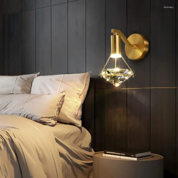 Lámpara de pared Todo Luz de cobre Dormitorio de lujo Mesita de noche Fondo de sala de estar moderno Modelo nórdico simple 2023