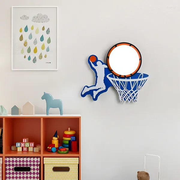 Lampe murale Chambre de chambre de chambre garçon de chambre à coucher simple simple dessin animé moderne de basket-ball créatif de câblage gratuit