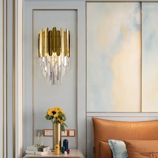 Lámpara de pared decorativa, candelabro moderno para mesita de noche, lujosas lámparas de cristal dorado, lámparas LED nórdicas para dormitorio y sala de estar